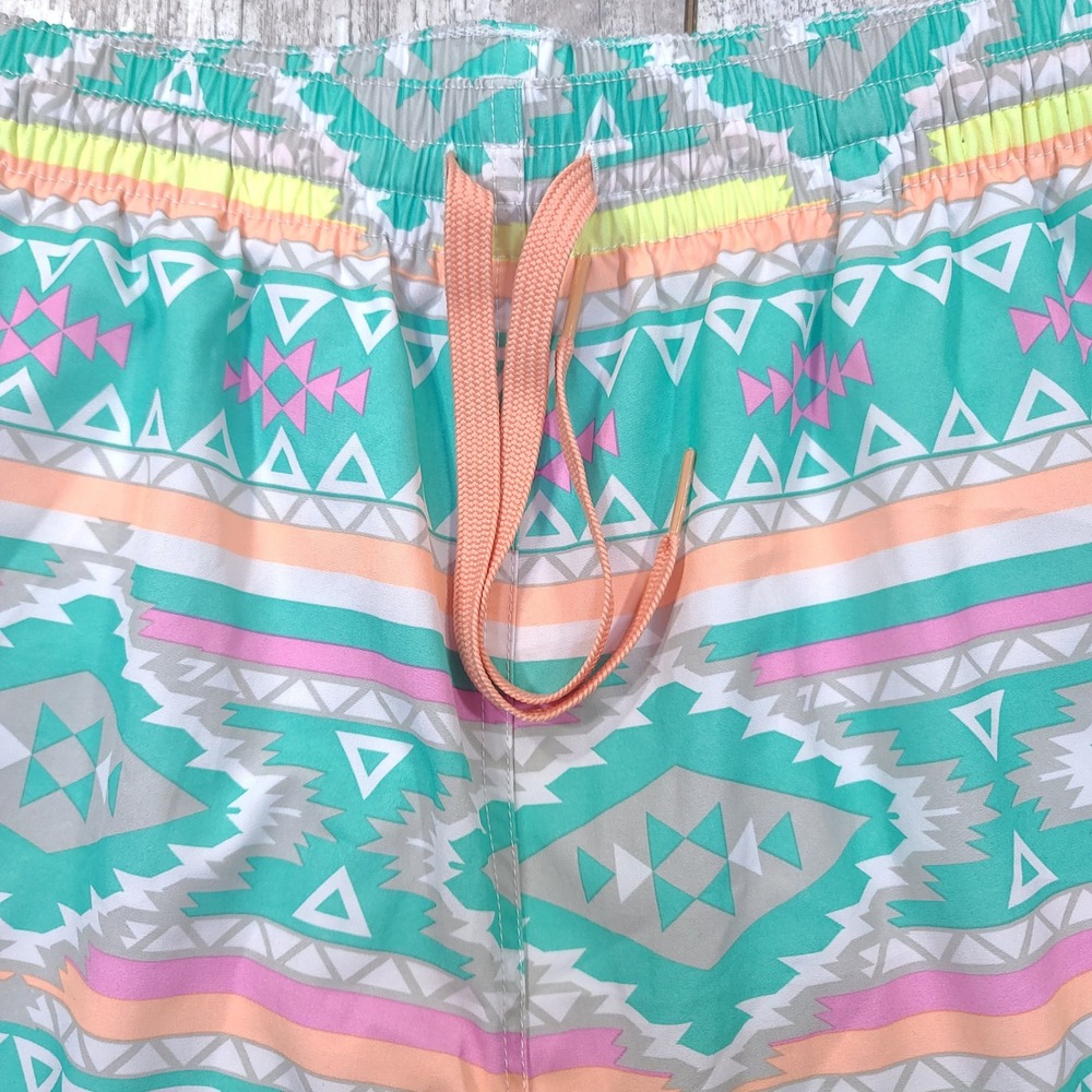 Chubbies Swim Trunks Mens XL Teal Geometric Tribal Print 5.5 Inseam Shorts - Picture 4 of 7